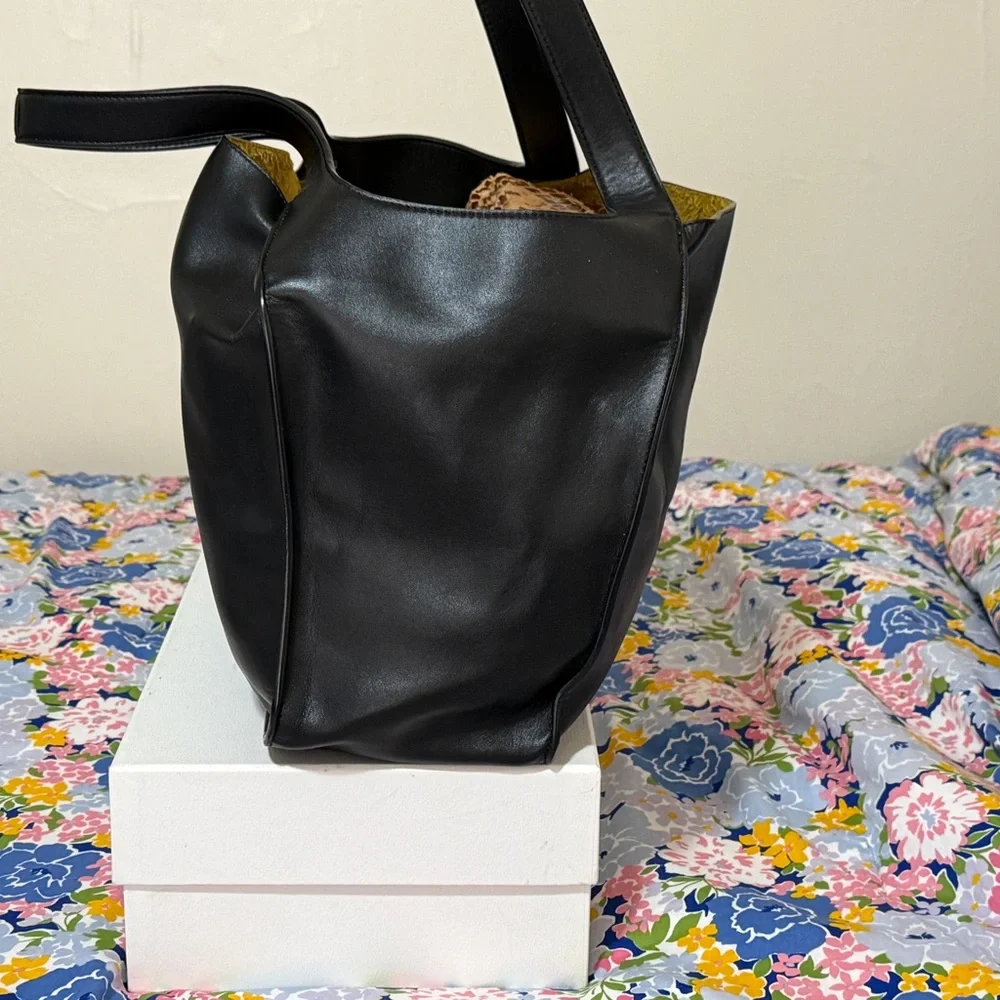 Stella McCartney Black Tote with Gold Lining - Picture 5 of 13